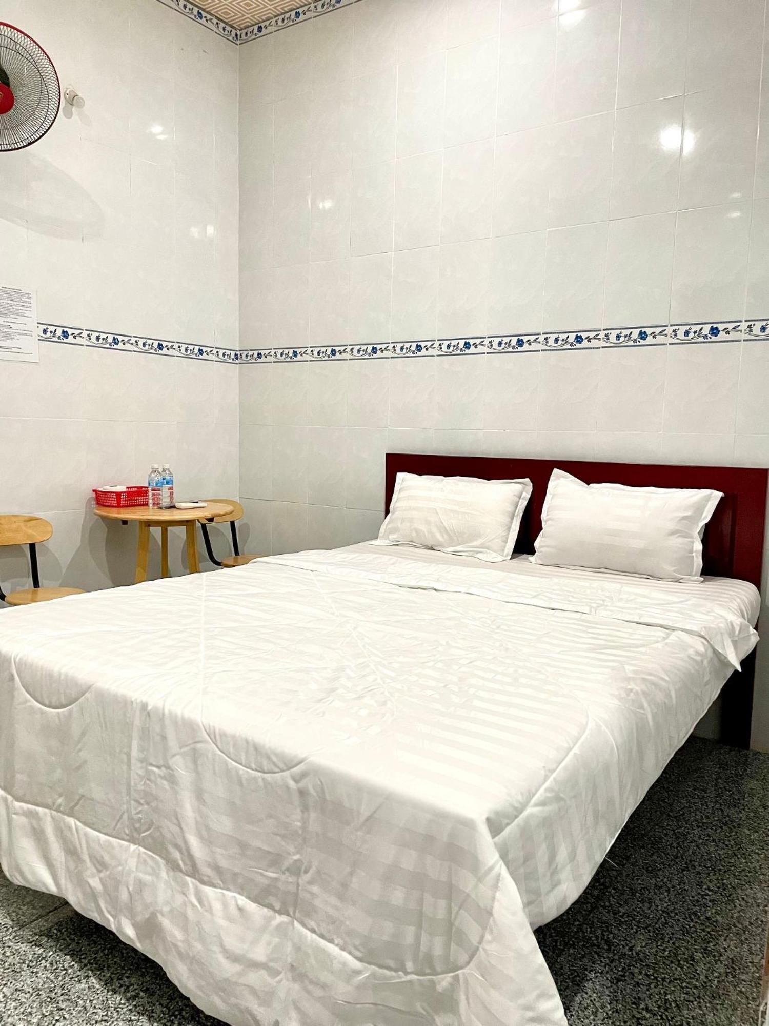 Nhà Nghỉ TáN PháT Hotell Ap Thanh Son Exteriör bild