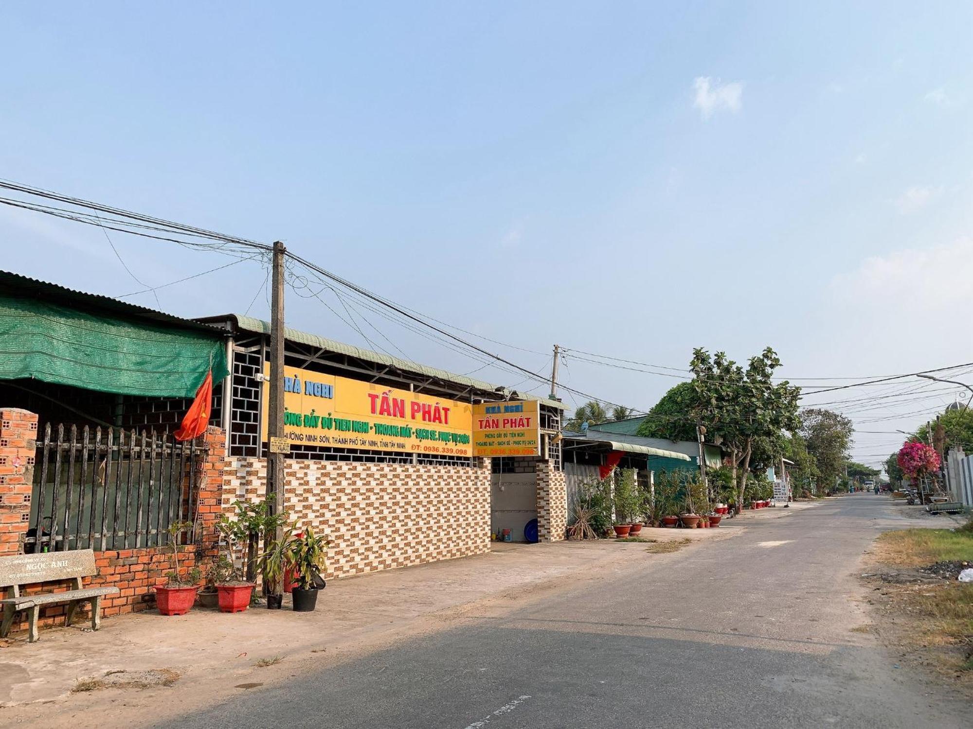 Nhà Nghỉ TáN PháT Hotell Ap Thanh Son Exteriör bild