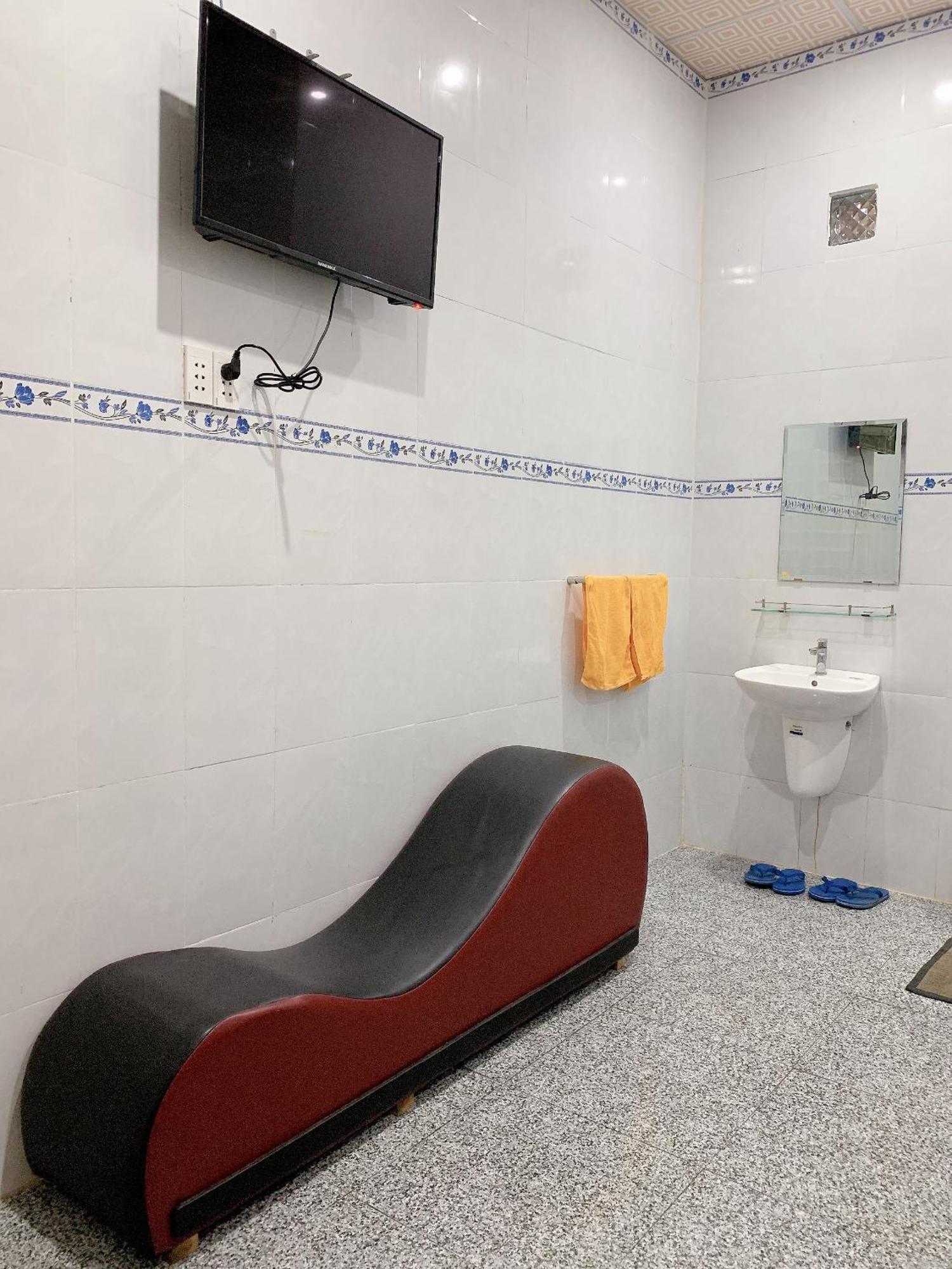 Nhà Nghỉ TáN PháT Hotell Ap Thanh Son Exteriör bild